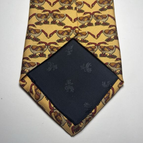 Brooks Brothers Goose Duck Mallard Pint Yellow Makers 100% Silk Men's Neck Tie - Picture 4 of 5